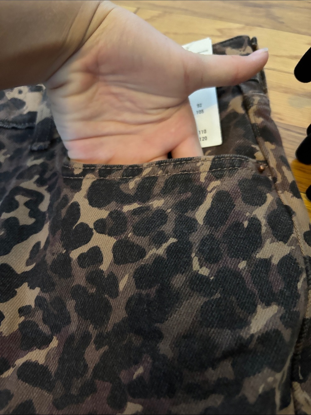Abercrombie & Fitch Brown and Black Leopard Wide-Leg Jeans - Picture 5 of 9
